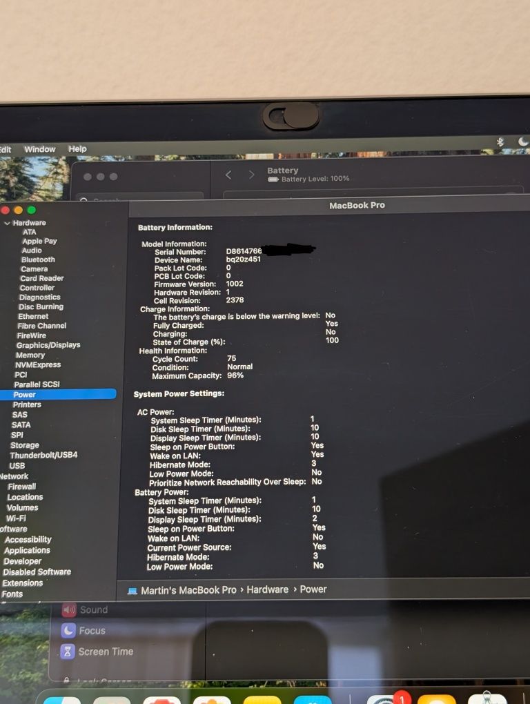 MacBook Pro M1 13" (Space Gray) 16GB - подарък чанта, 2 хъба и оригина