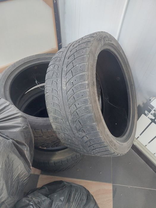 245/40/R18 зимни балон