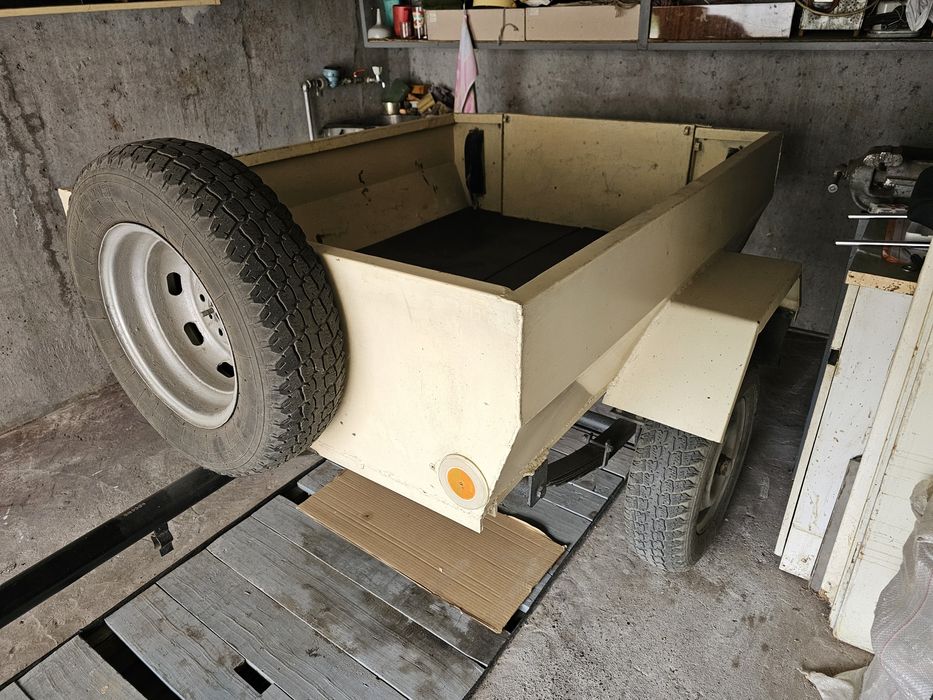 Автомобилно ремърке с регистрация