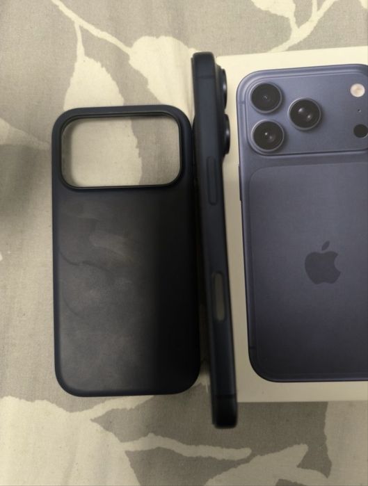 Vand IPhone 17 Pro deep blue 256 Gb