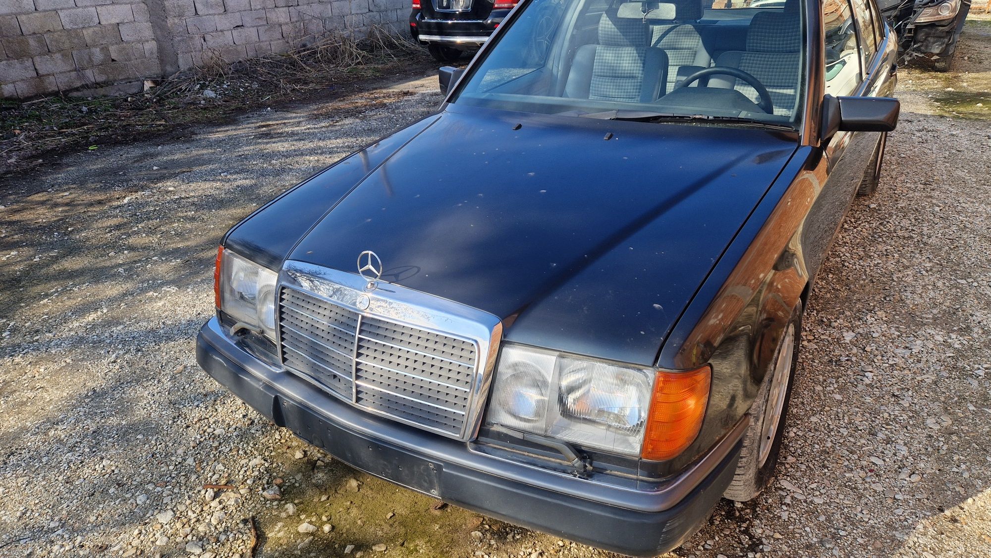 Мерцедес w124 260E