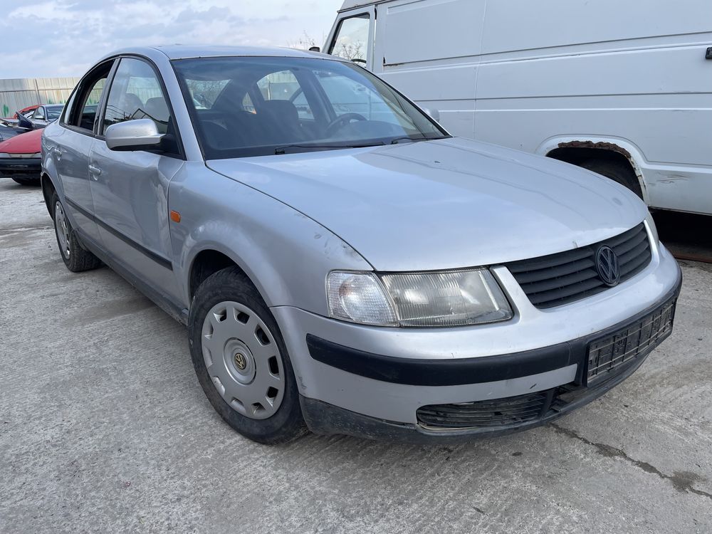 Vw Passat b5 1.6 101hp AHL 1997 На Части