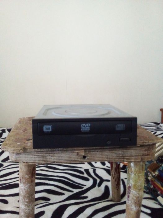продаю dvd rom на компьютер
