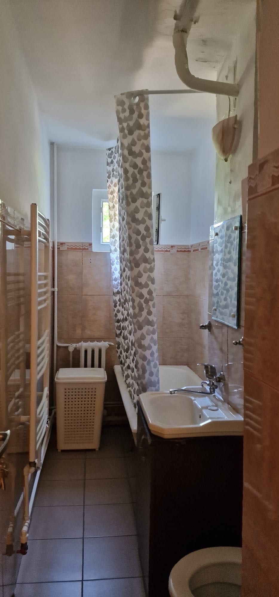 Închiriez apartament