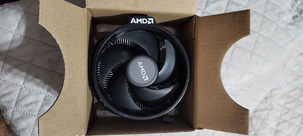 Cooler stock amd Ryzen 5 5600