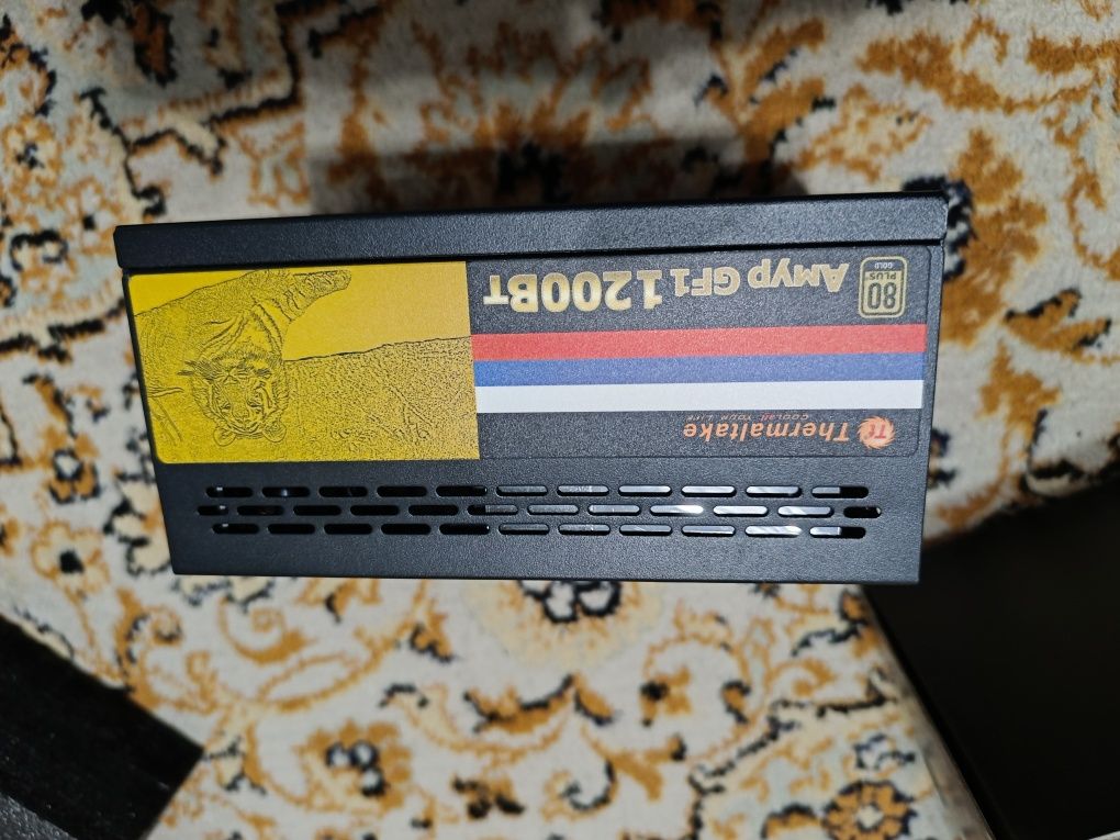 Блок питания 1200W не включается