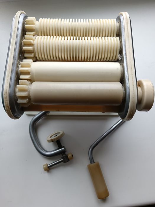 Продам Лапшерезку, в хорошем, рабочем состоянии, 5500тг