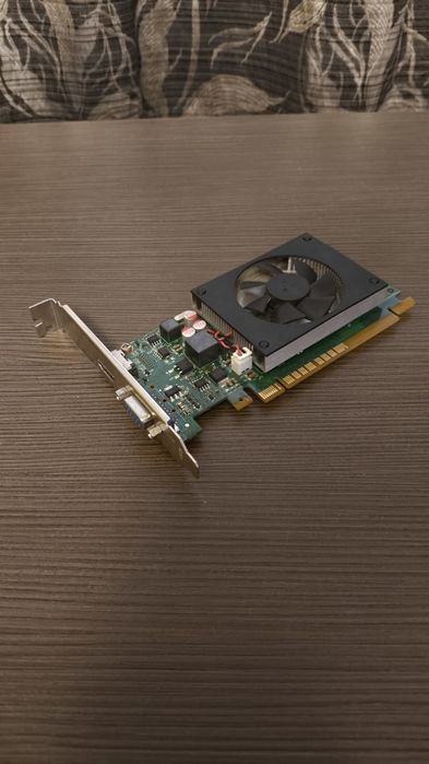 Vând placă video Nvidia GeForce GT 730 2GB GDDR5
