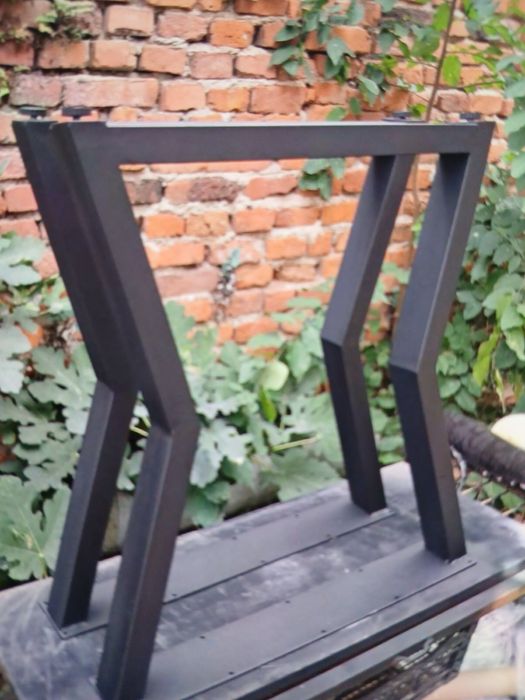 Producator Bulgaria produce picioare metalice pentru mese
