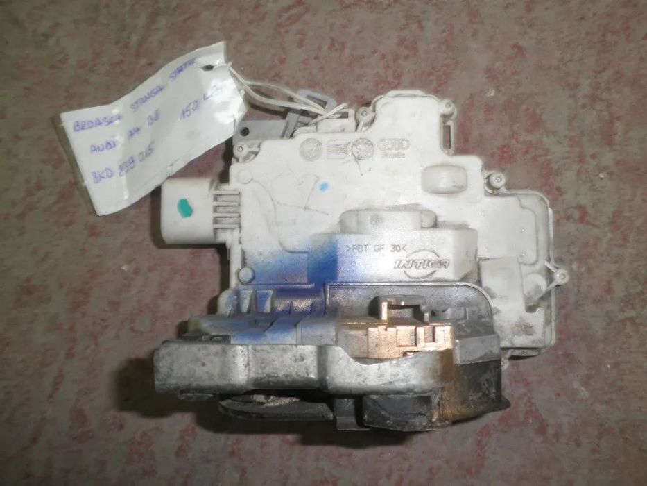 Incuietoare Broasca stanga/ Dreapta Spate  Audi A4 B8 8k0839016c