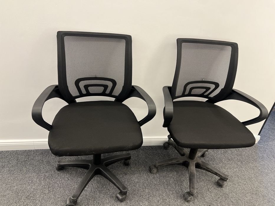 Офисные кресла в хорошем состоянии