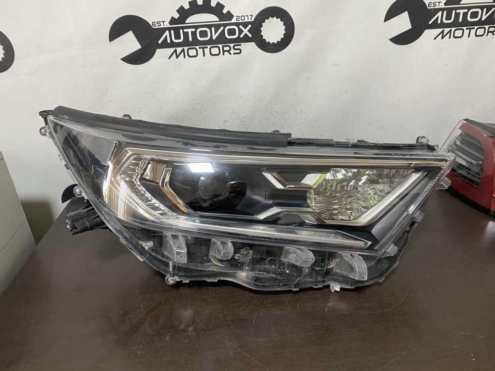 Far dreapta full led Toyota Rav 4 an 2019-2023