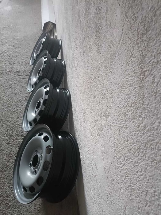 Vând set jante tablă R14 în stare bună