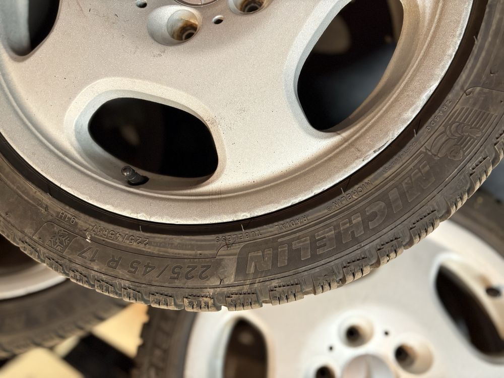 Зимни гумш michelin alpin 6 225 45 17 дот 2023