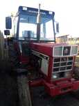 Vând tractor internațional 744