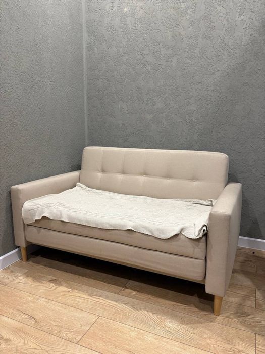 Раскладной Диван в хорошим состояний