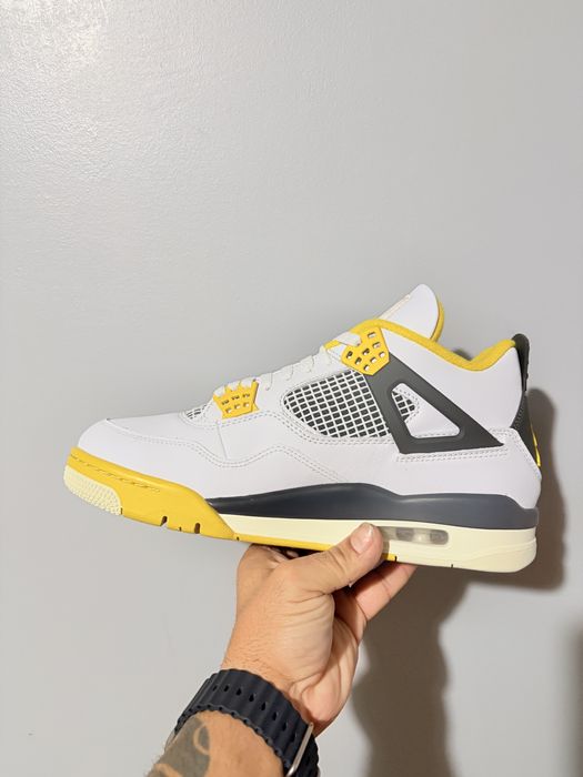 Nike Air Jordan 4