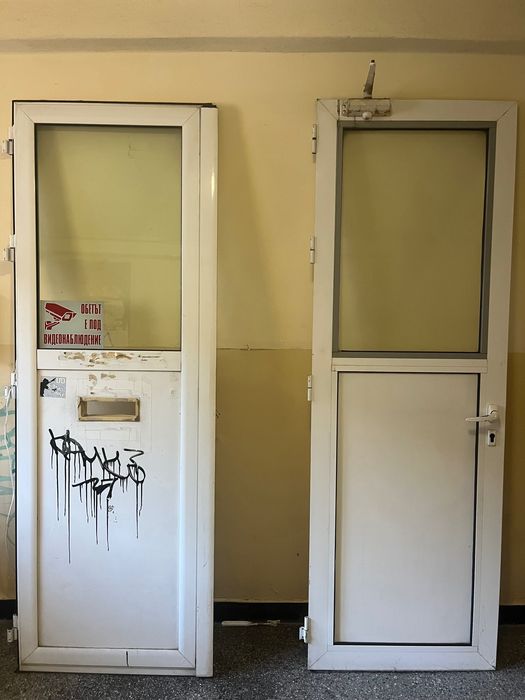 Алуминиева входна врата