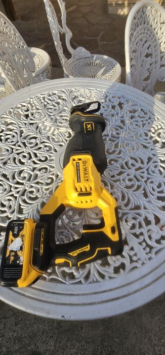 fierastrau sabie dewalt dcs382 brushless