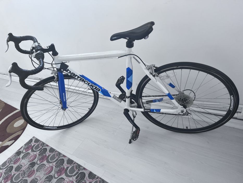 vand bicicleta  stare aproape noua