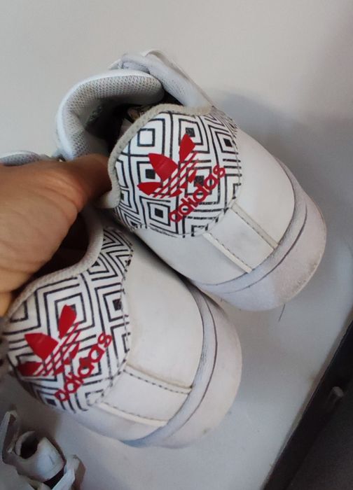 Маратонките Adidas superstar uk 5 eur 38
