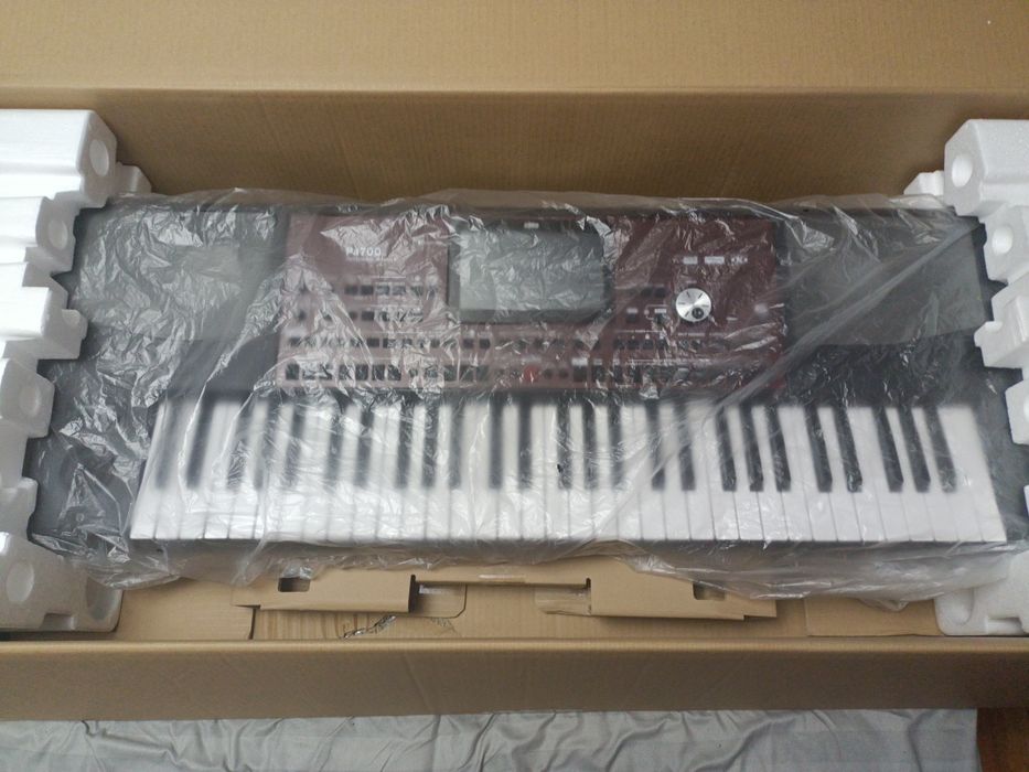 Vând korg pa700 nou nouț cu cutie