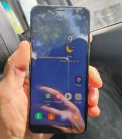 Samsung j6 3/32gb с пукнато стъкло