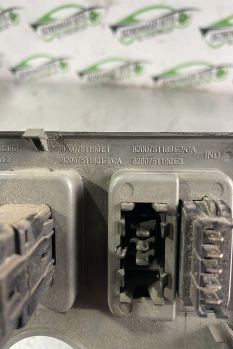 Buton geam electric pasager dreapta fata 8200751184 Dacia Logan prima