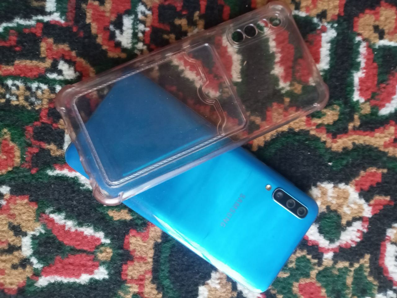 Samsung a50 64ga sotiladi
