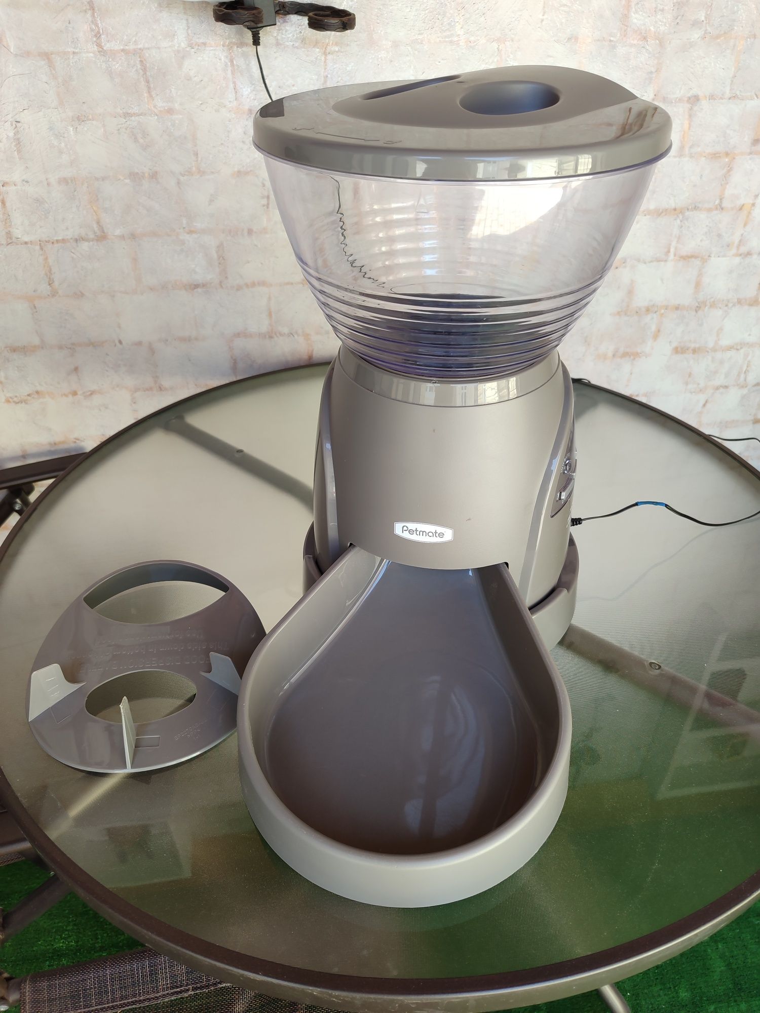 Dispenser Hrană Pisici/Câini