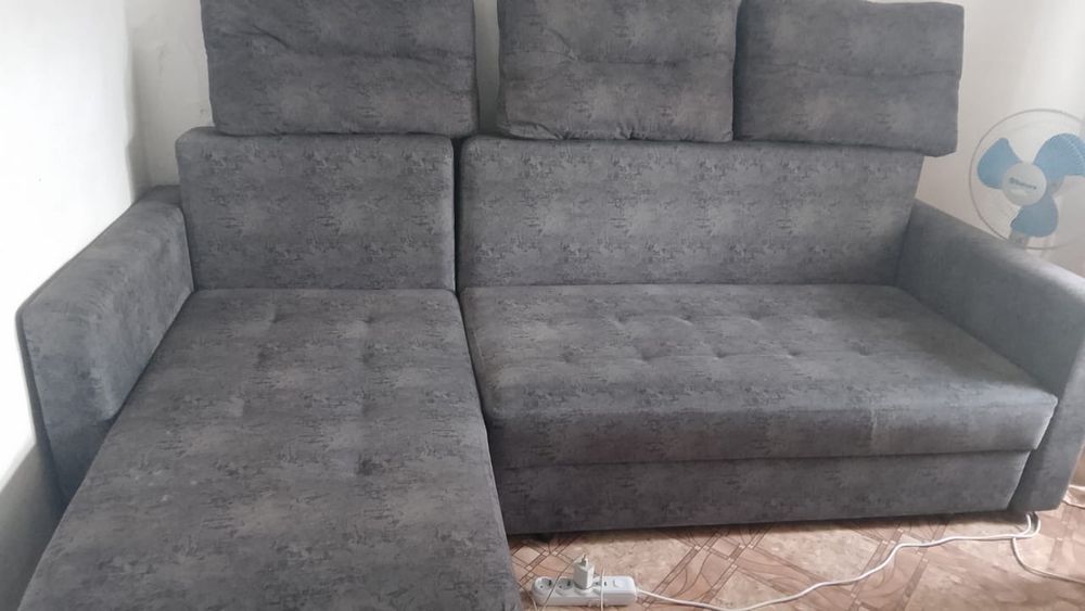 Продам угловой диван Состояние отличное.