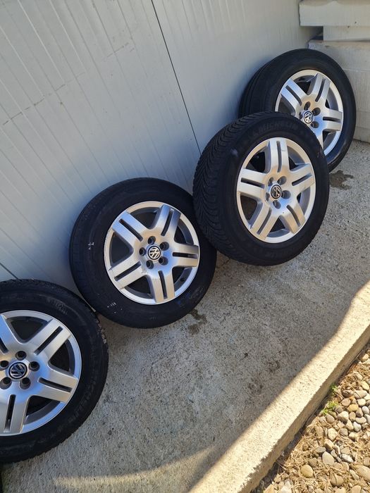 Vând Jante golf 4 , 5x100