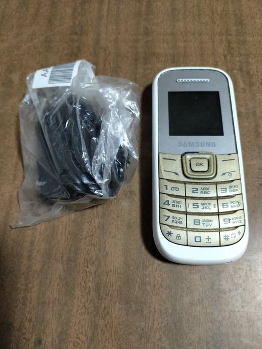 Продам телефон кнопочный, 2-х сим
