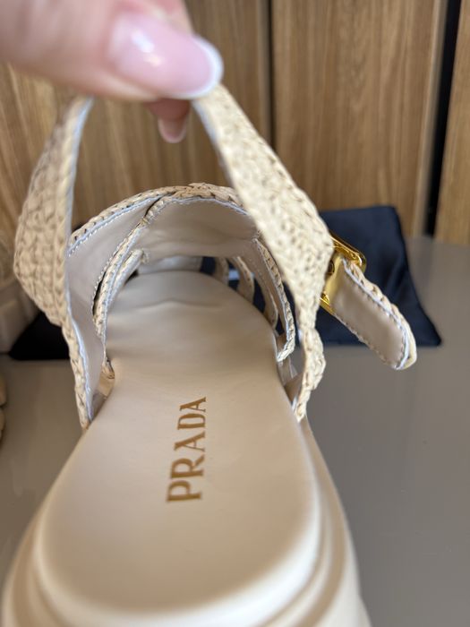 Prada сандали НАЛИЧНИ 37,38,39,40 189лв без кутия