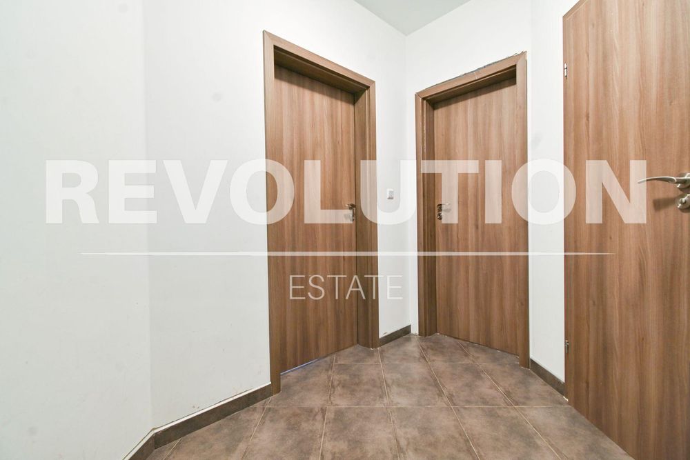 Двустаен апартамент в ж.к. Младост 4