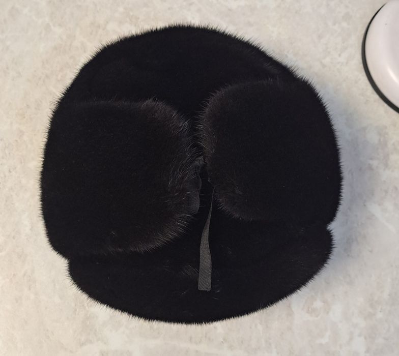 Продам норковую шапку Black Lama