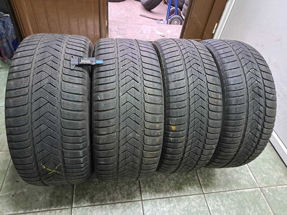 Set anvelope 275/35 R19 cu 245/40 R19 Pirelli runflat