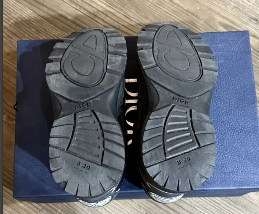 Dior b30 stare foarte bună full box