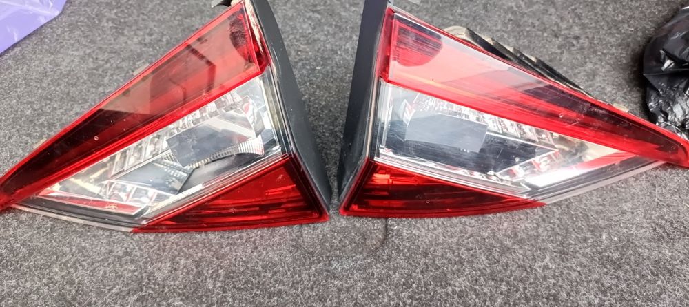 Vând Stopuri Haion Skoda Superb 3