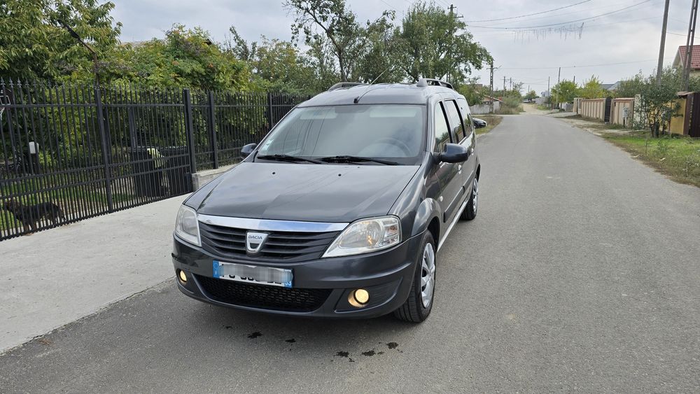 Vând Dacia Logan Mcv