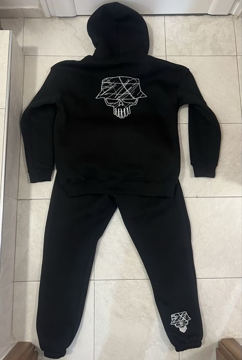 Продавам MURDA BOYZ екип