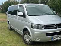 Închiriez microbuz , persoane vw  t5