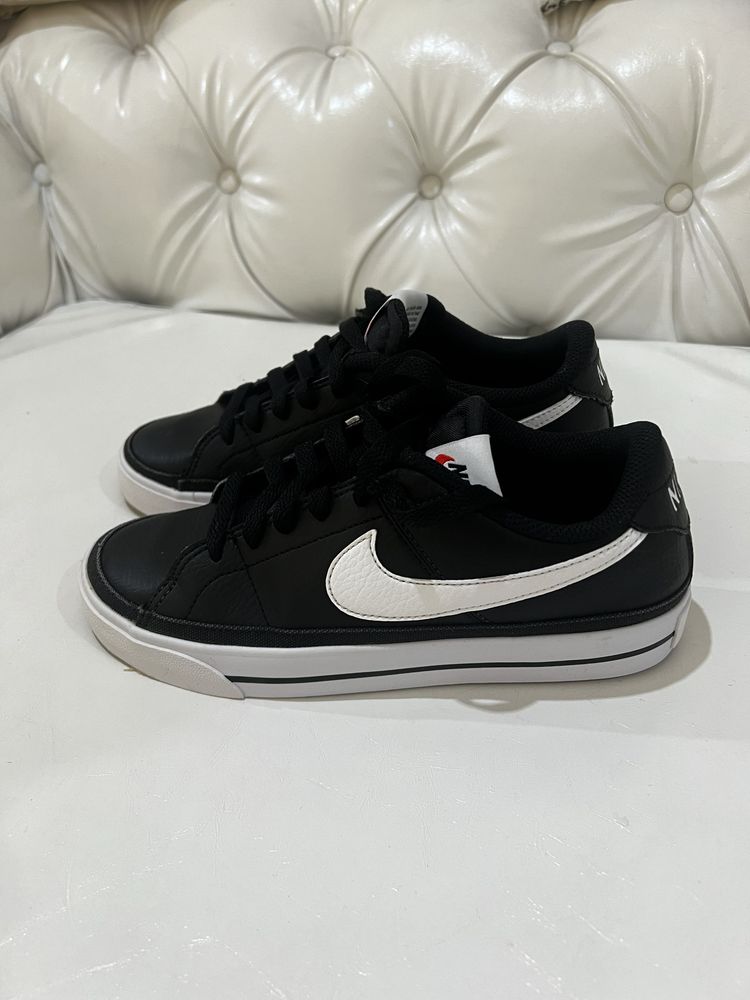 Чисто Нови Nike