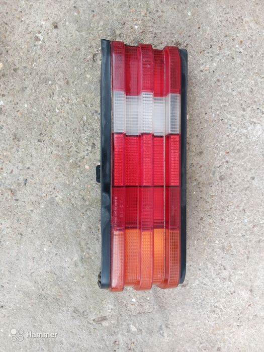 Продавам десен стоп за mercedes 190