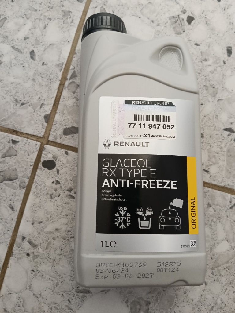 1 litru de Antigel concentrat Renault. La 30 lei.