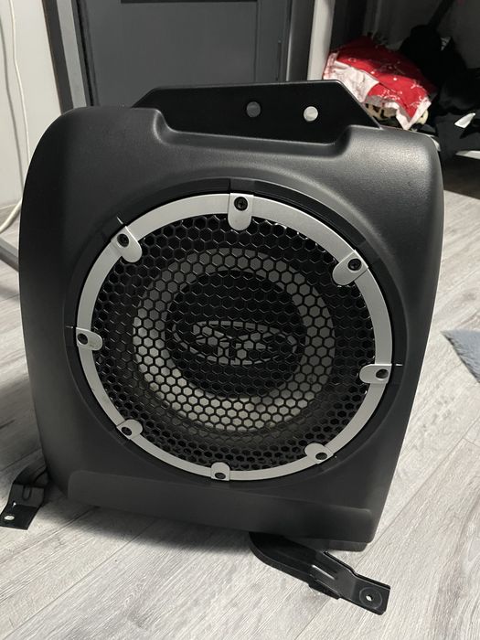Vand subwoofer&lificator mitsubishi rockford fosgate