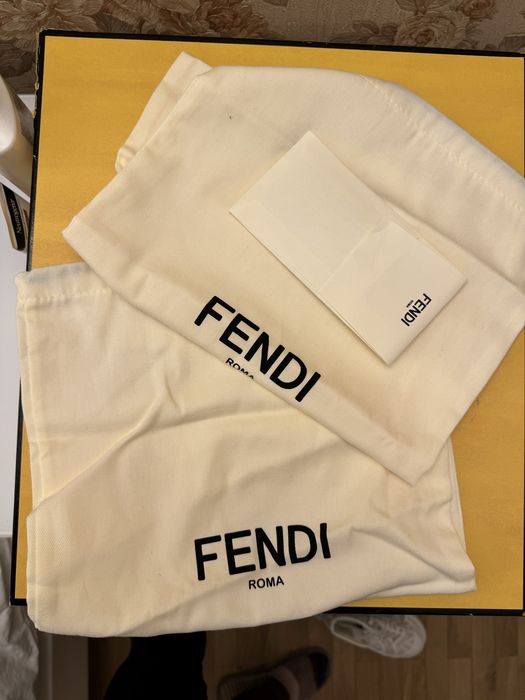 Bascheti Fendi noi originali