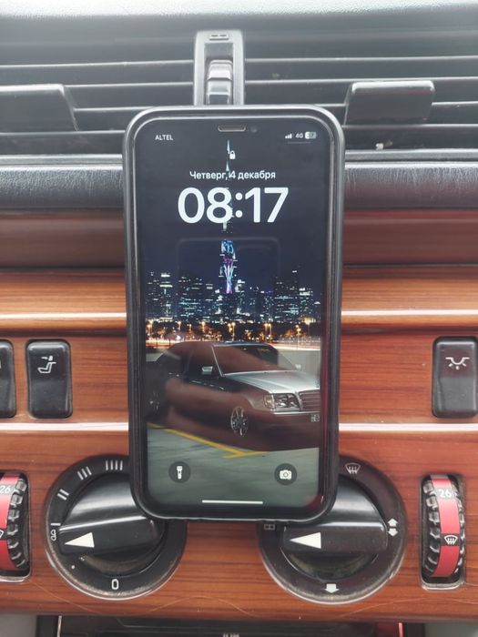 Продам IPhone xr 128g