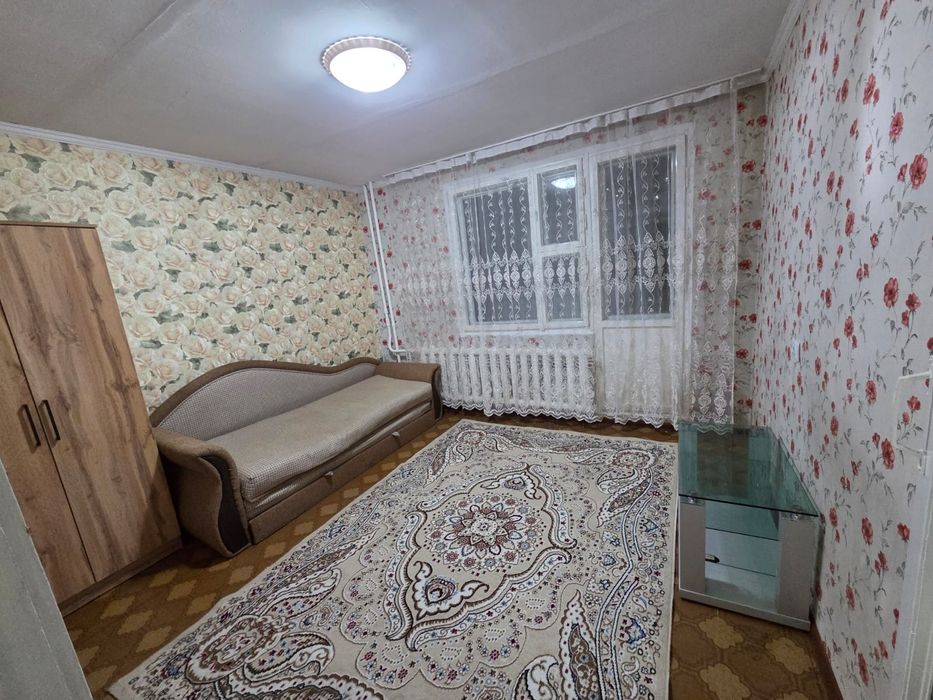 Сдаётся 1 комнатная квартира. За 100000 тенге+ ком услуга.