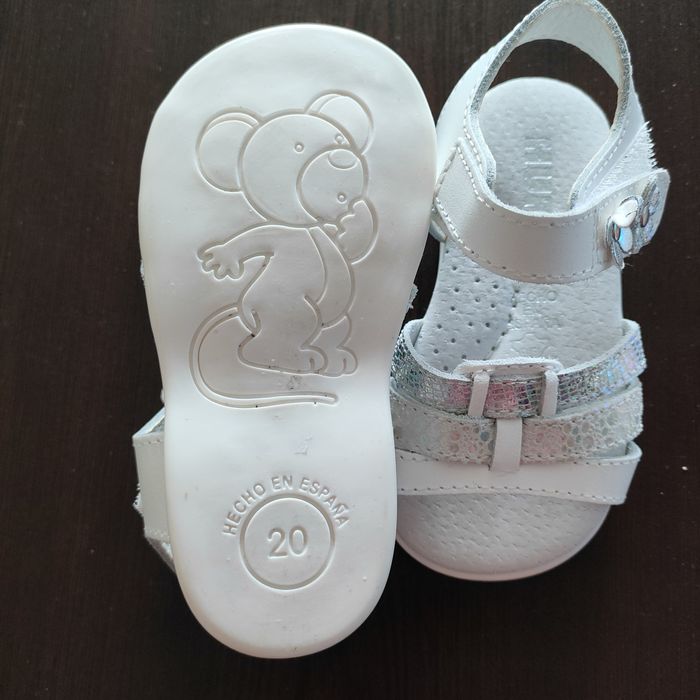 Бебешки сандали 20 номер
